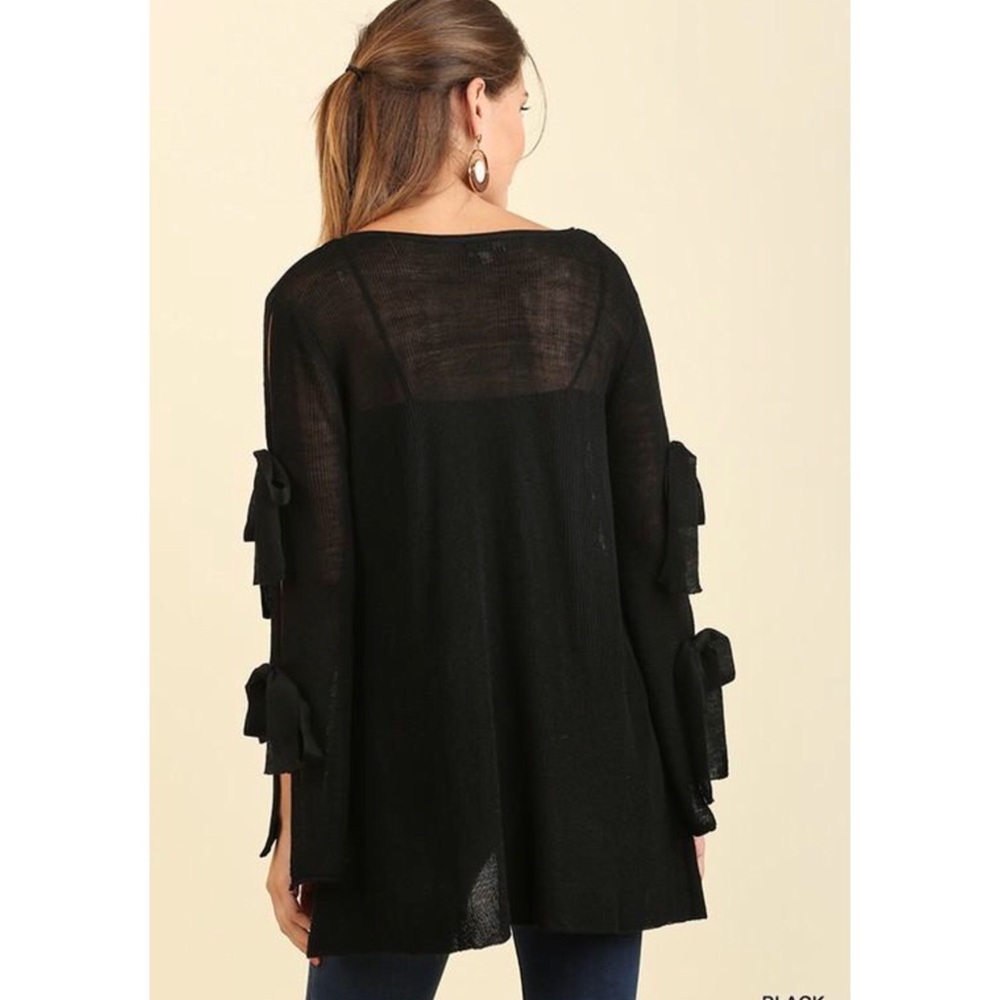 ❗️CLOSING SALE❗️ Black Tunic Cutout Sleeves Top - Picture 2 of 2